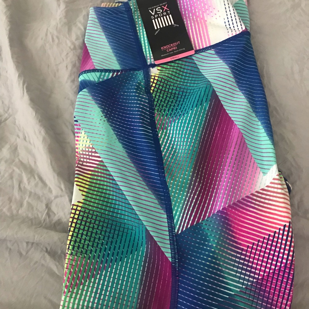 Knockout crop legging